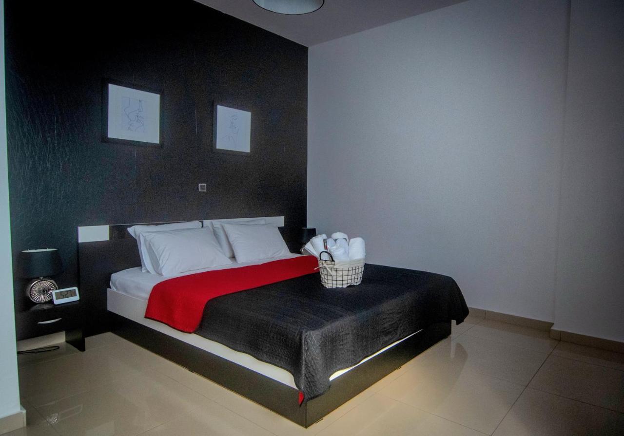 Néa Péramos Mistral Luxury Livingアパートホテル エクステリア 写真